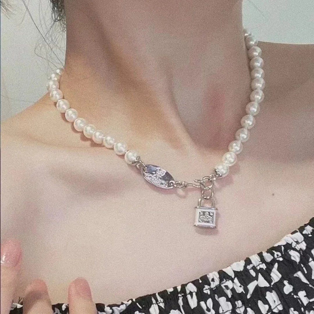Lock Pearl Necklace