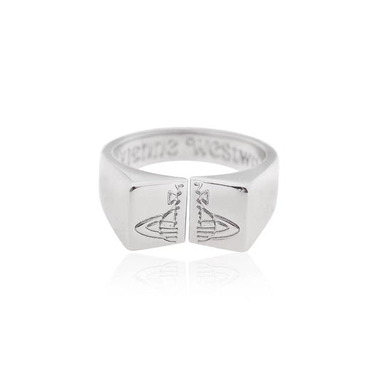 broken letter silver ring (with box)